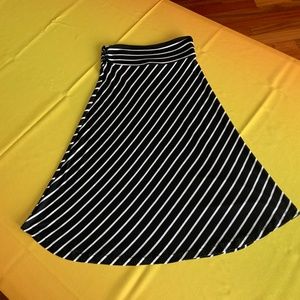 Black & White Diagonal Striped Skirt